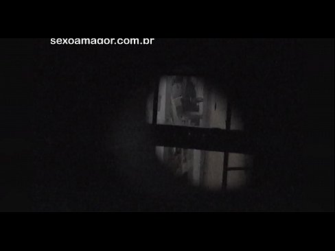 ❤️ Blondiin saab salaja videolevi naabruskonna voyeuri poolt peidetud õõnsate telliskivide taha peidetud Porno at et.mailkassa.ru